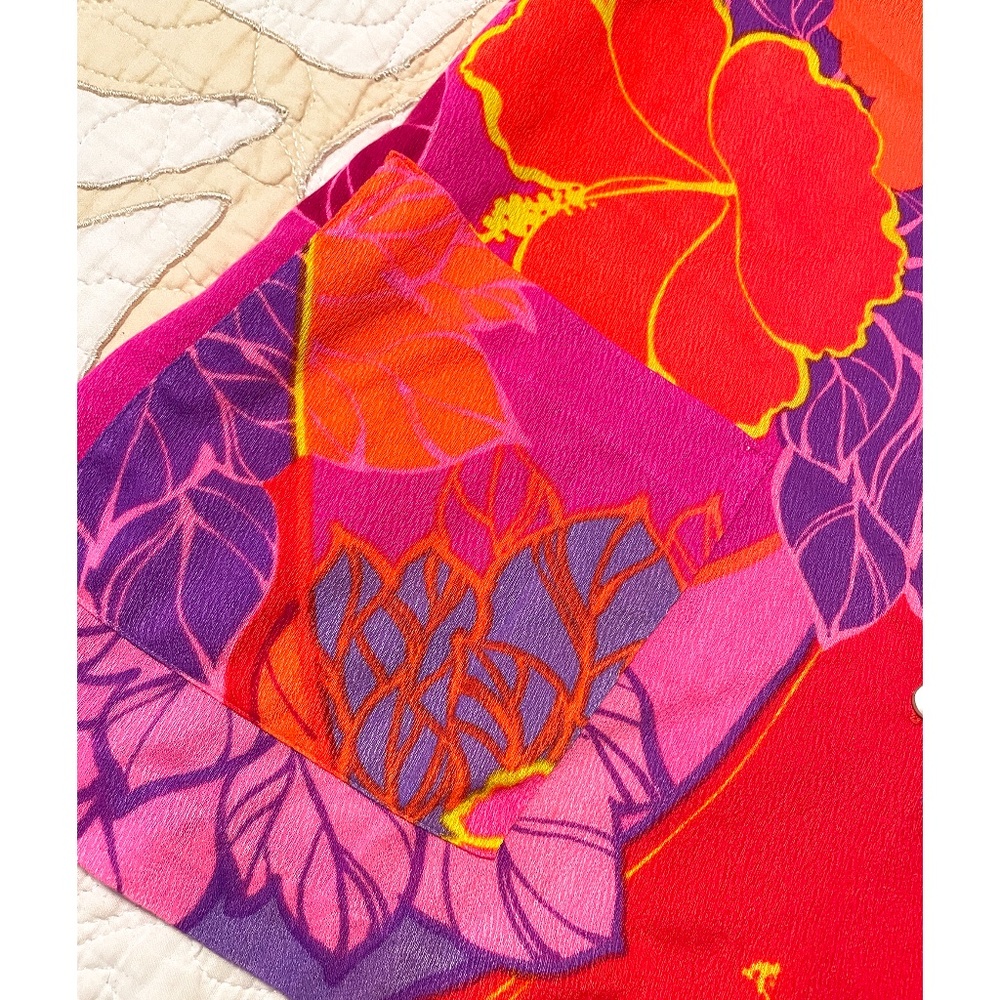 Women's Barkcloth Aloha Shirt - Picture 3 of 8